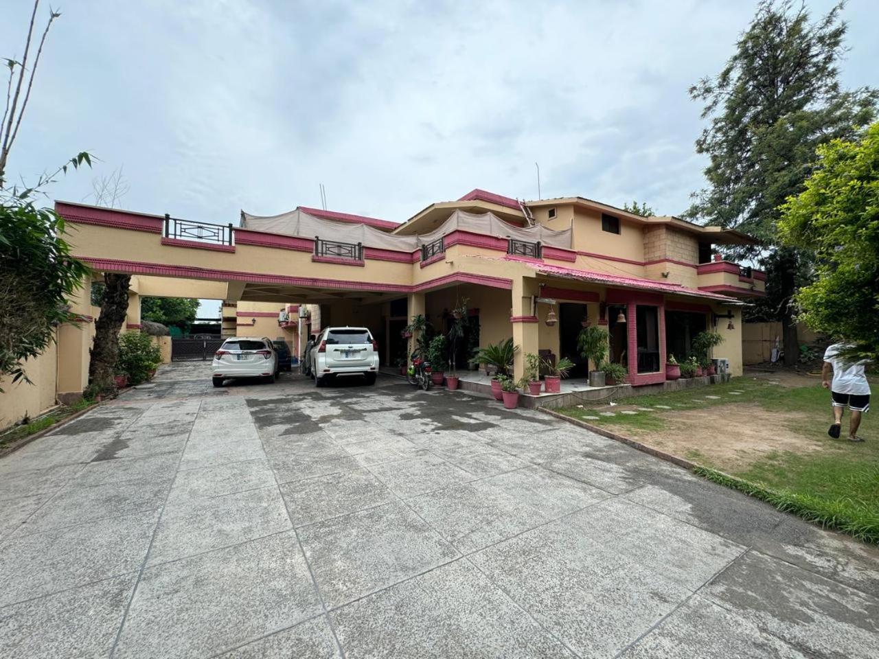 Casa Blanca Boutique Guest House Islamabad Exterior photo